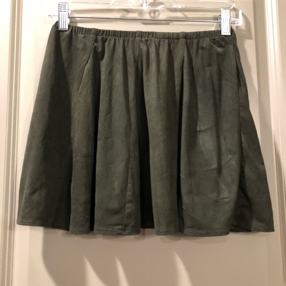 Brandy Melville | Olive Green Suede Skirt - Picture 4 of 8